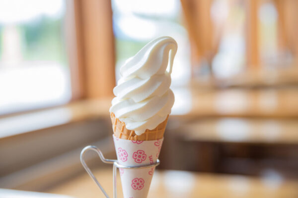 道の駅　おんねゆ温泉サブ白花豆ソフトクリーム400円ソフトクリーム１